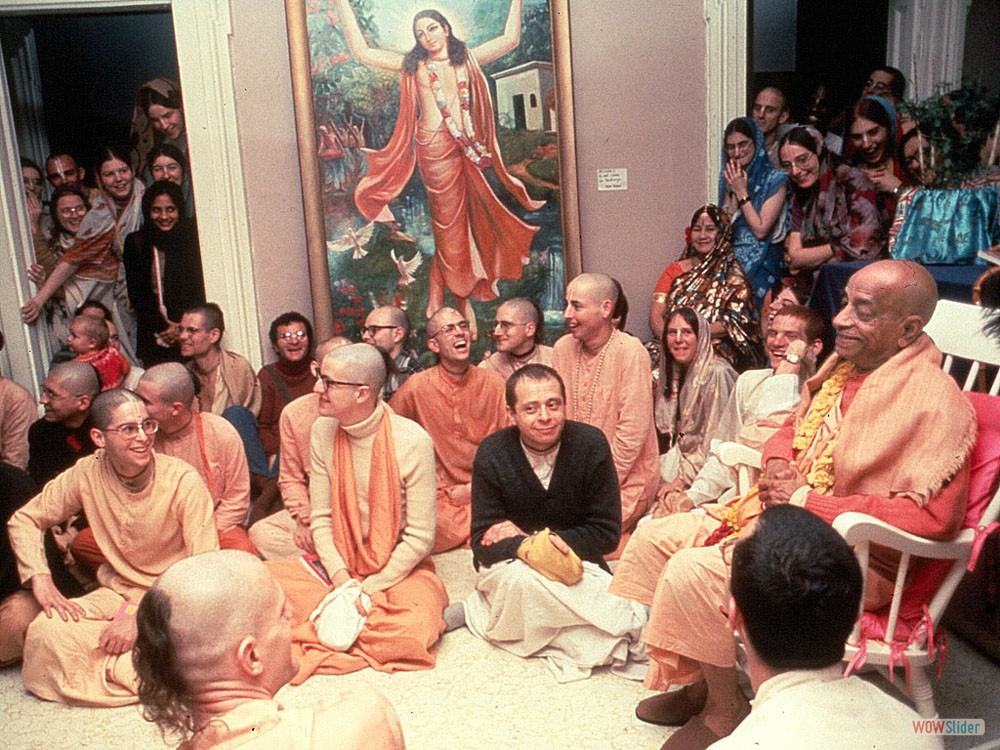 prabhupad-and-devotees